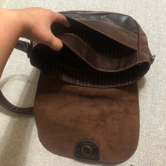 Jack George’s crossbody leather saddle bag - Picture 3 of 4